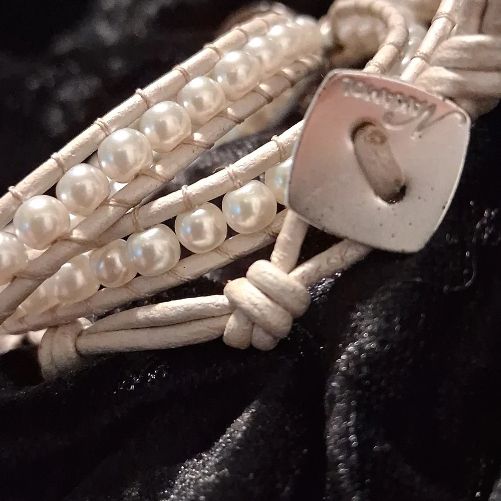 Nakamol Silver Elephant Cream Bead Bracelet